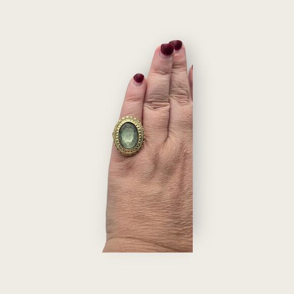 Vintage Whiting and Davis Glass Cameo Ring β Collectible Adjustable Gold Tone - Picture 2 of 8